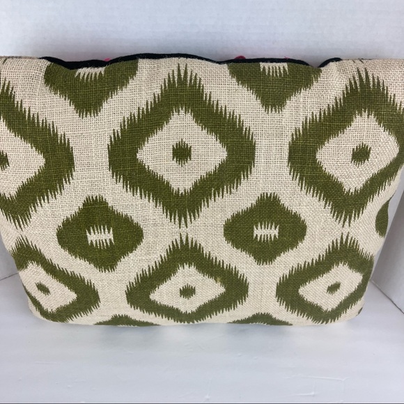 Hand-made burlap/3-D geranium in pot pillow - Picture 5 of 8